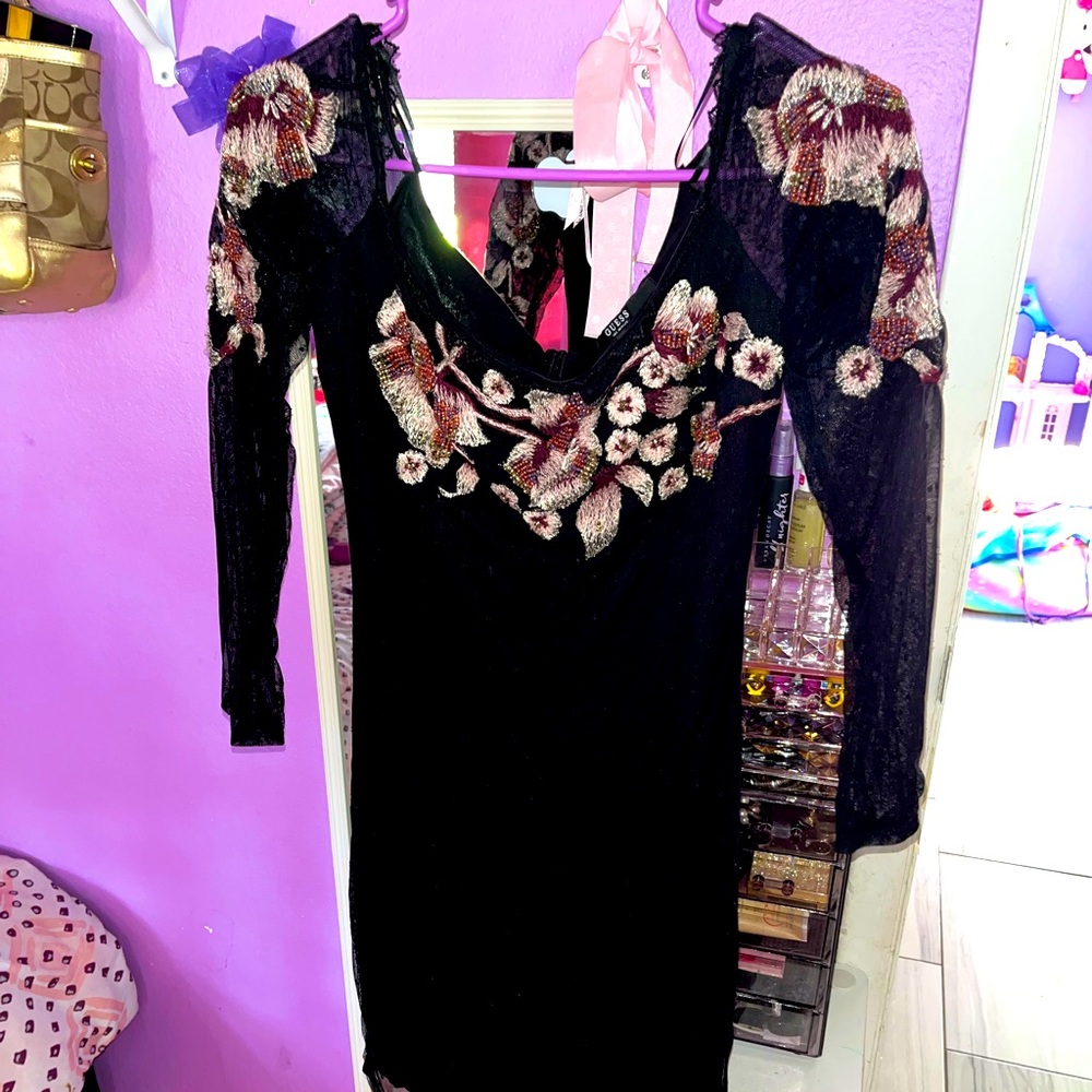 Guess embroidered floral dress Medium EUC